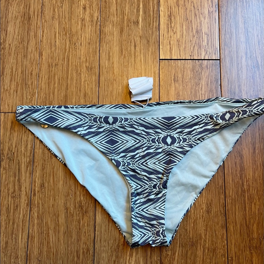O’Neil bikini bottom - Picture 1 of 3